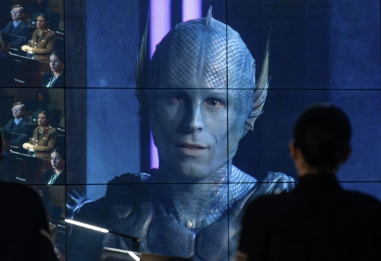 Куча промо-фотографий к «Войне между сушей и морем»